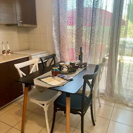 Spacious & Cosy Flat By The Sea