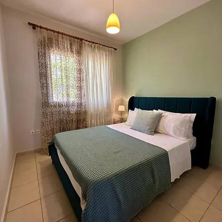Spacious & Cosy Flat By The Sea Nea Moudania