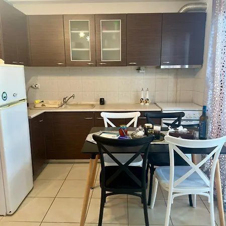 Apartment Spacious & Cosy Flat By The Sea *