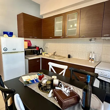 Spacious & Cosy Flat By The Sea Apartment
